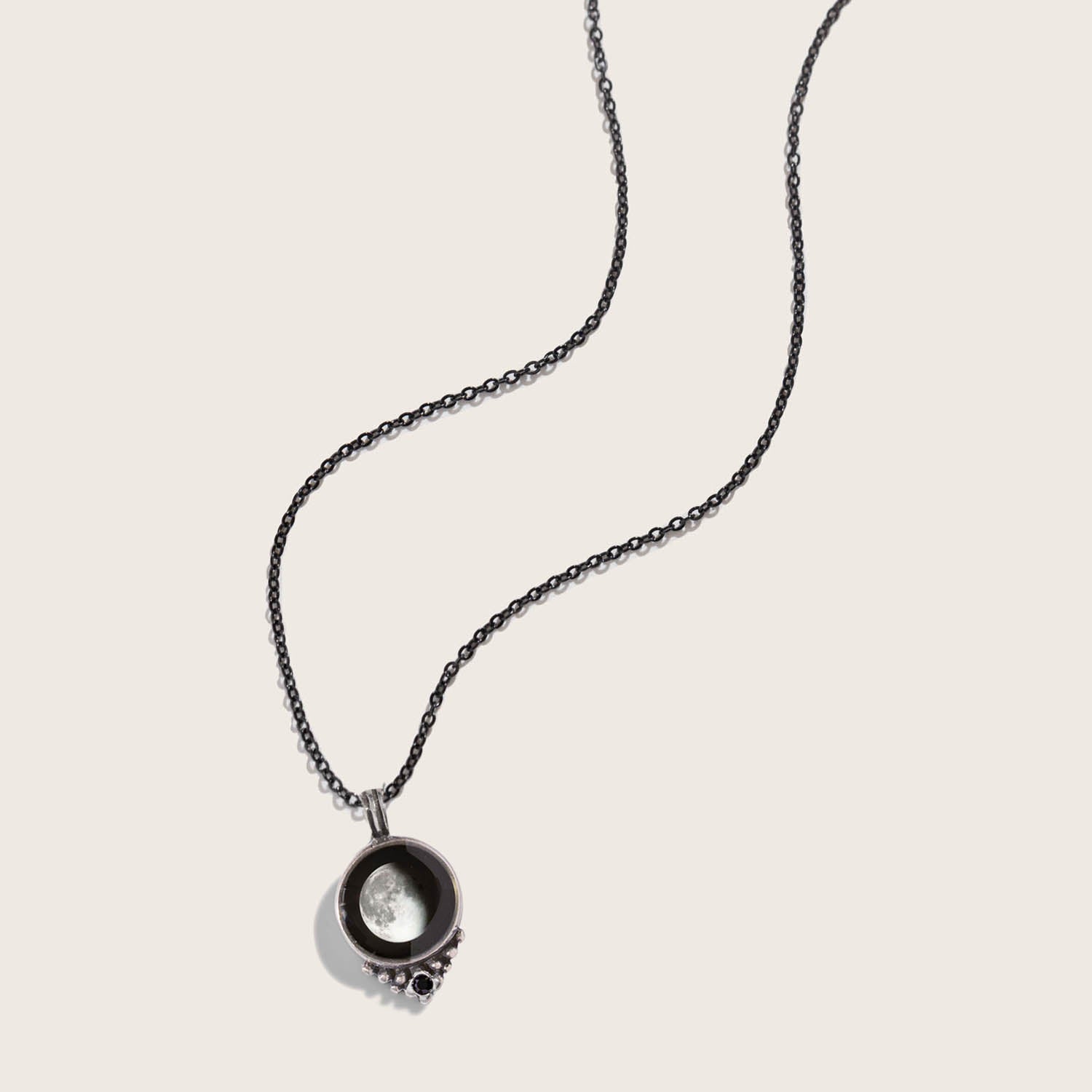 Classic Necklace with Black Crystal