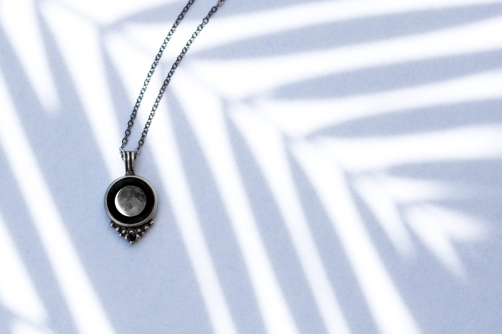 Classic Necklace With Black Crystal