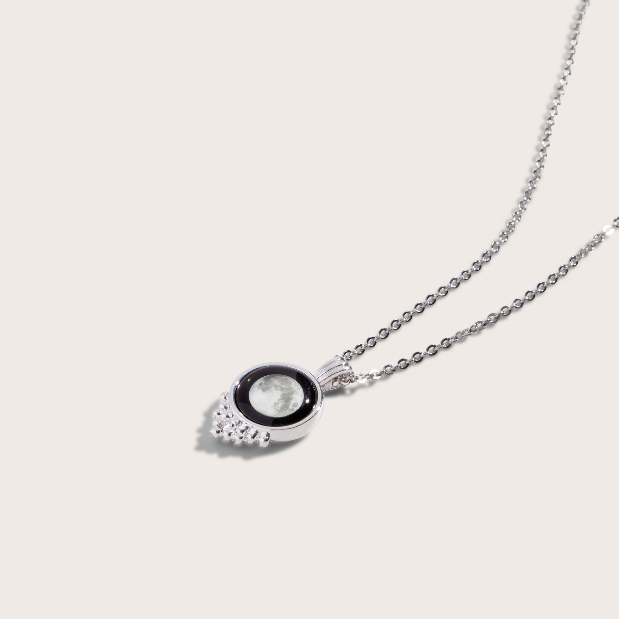 Classic Necklace in Silver